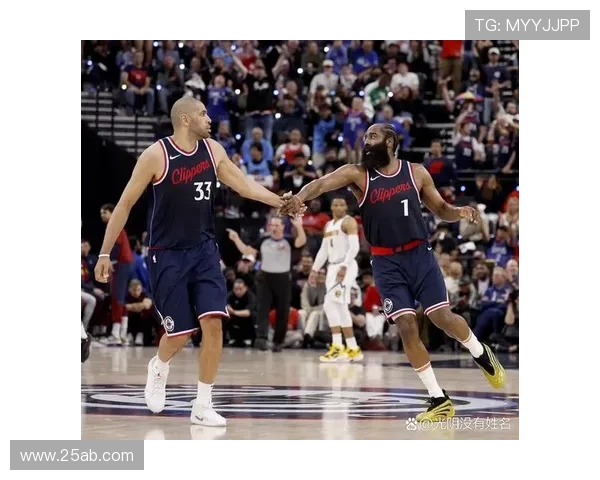 虐狼后泰伦卢嗨赞防守小卡担责